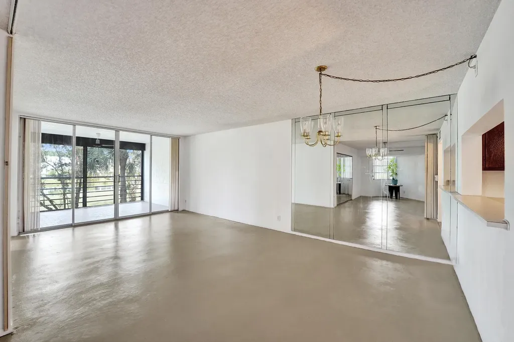 1811 Sabal Palm Drive Davie FL 33324