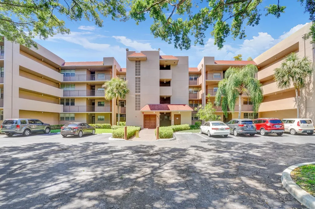 1811 Sabal Palm Drive Davie FL 33324