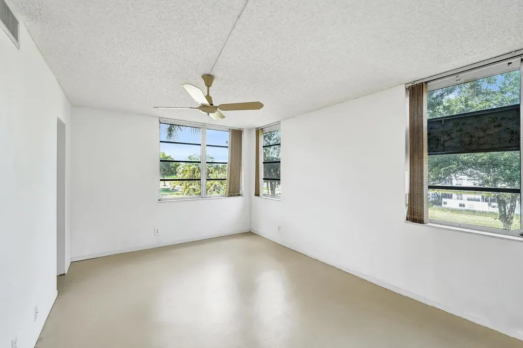 1811 Sabal Palm Drive Davie FL 33324