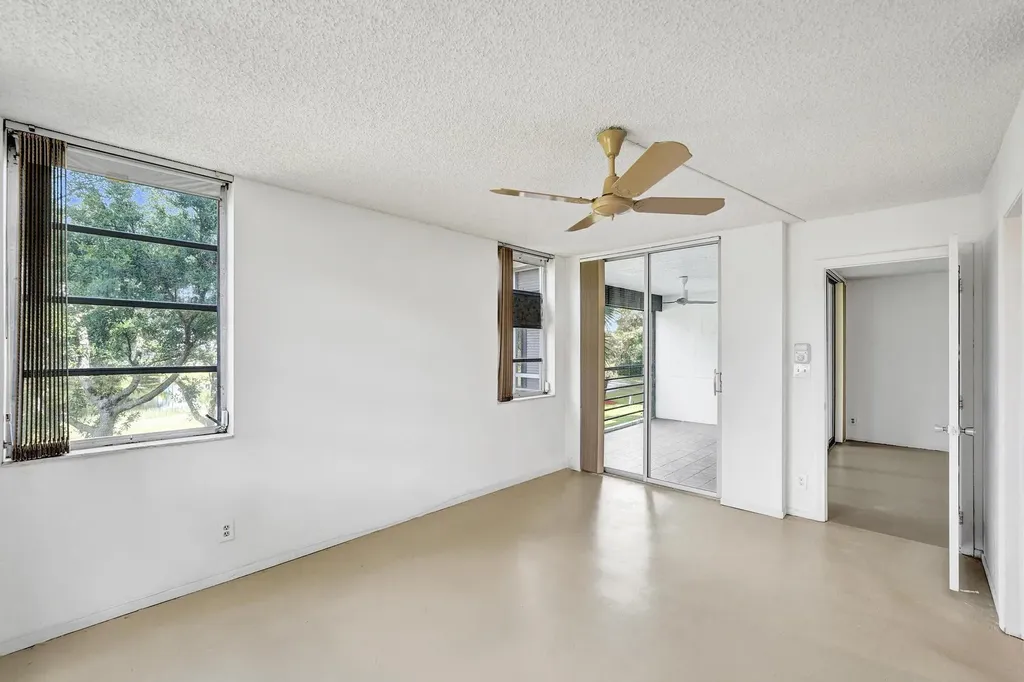 1811 Sabal Palm Drive Davie FL 33324