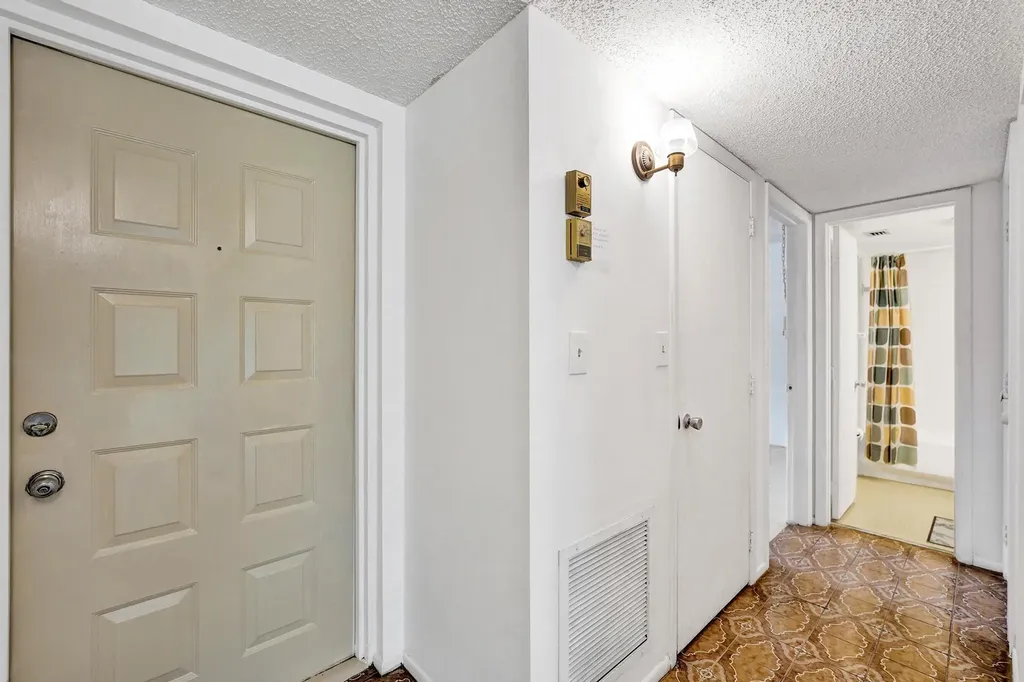 1811 Sabal Palm Drive Davie FL 33324