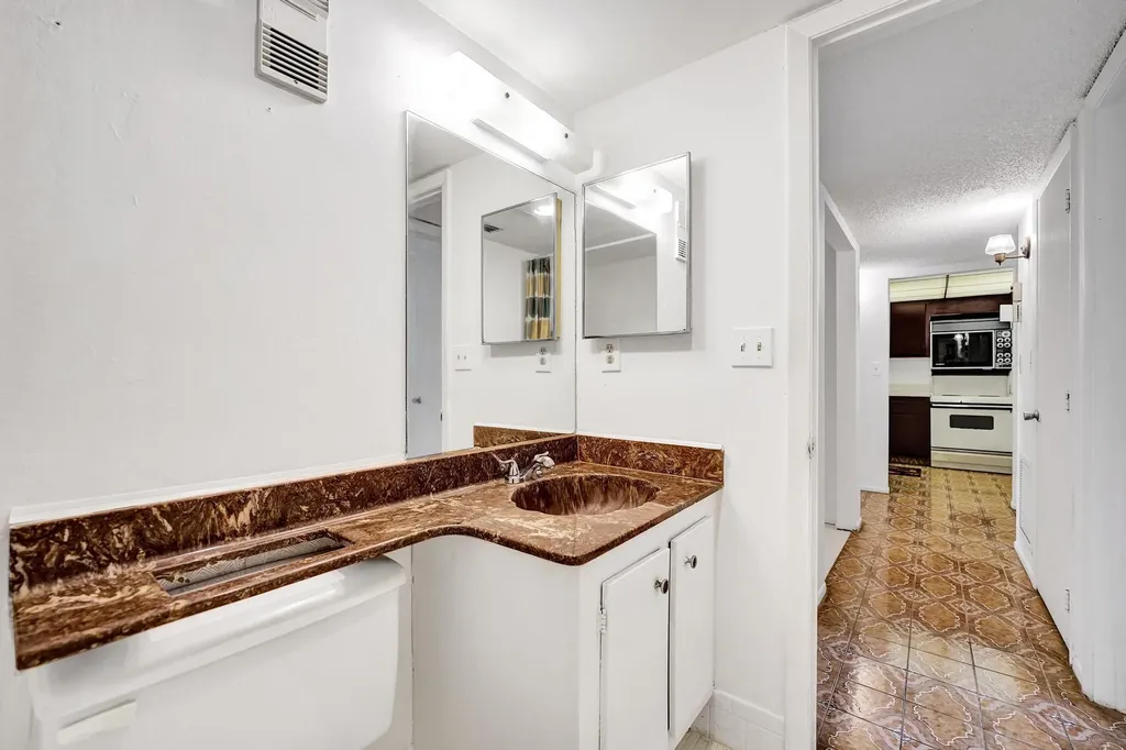 1811 Sabal Palm Drive Davie FL 33324
