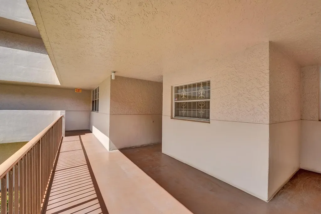 1811 Sabal Palm Drive Davie FL 33324