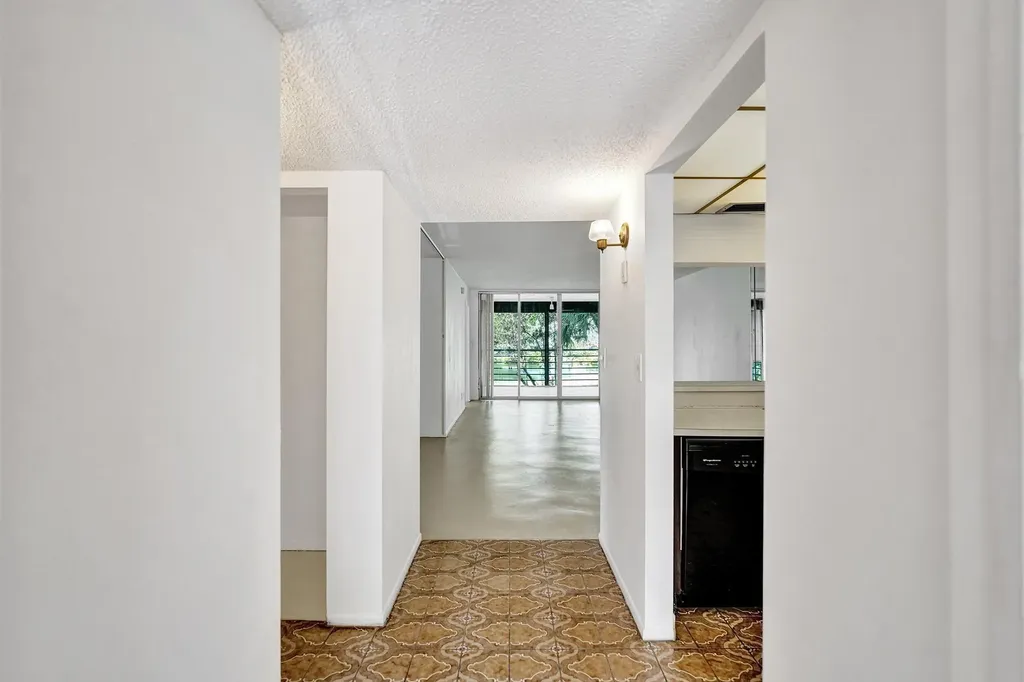 1811 Sabal Palm Drive Davie FL 33324