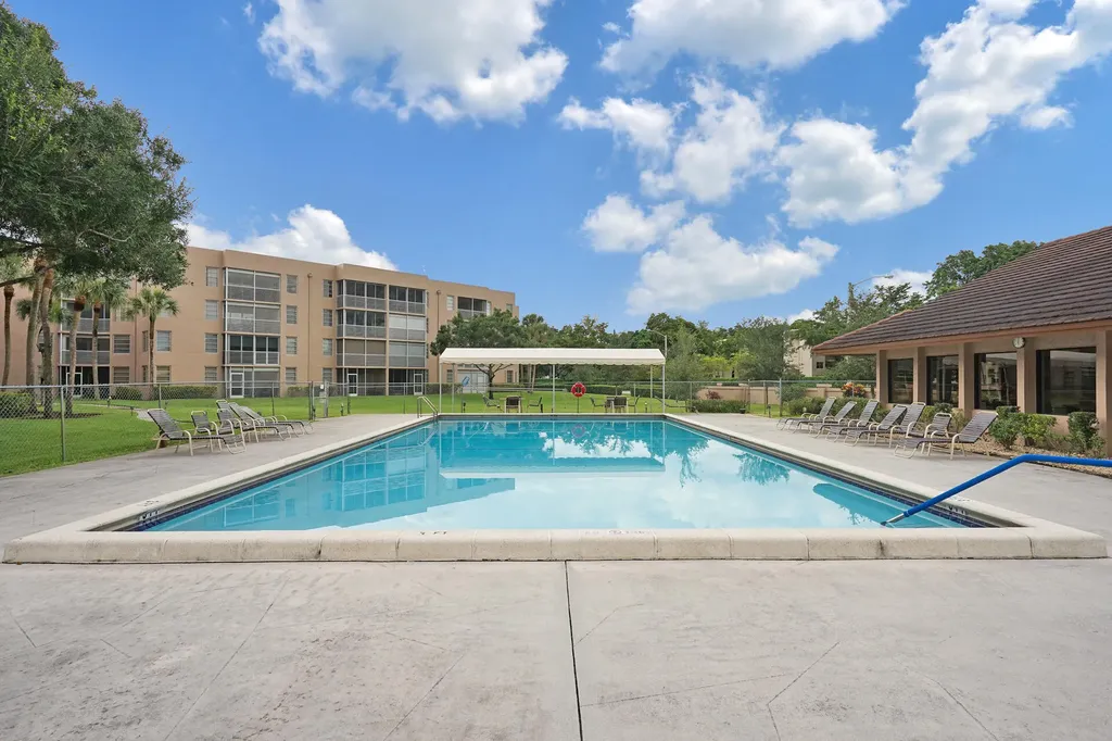 1811 Sabal Palm Drive Davie FL 33324