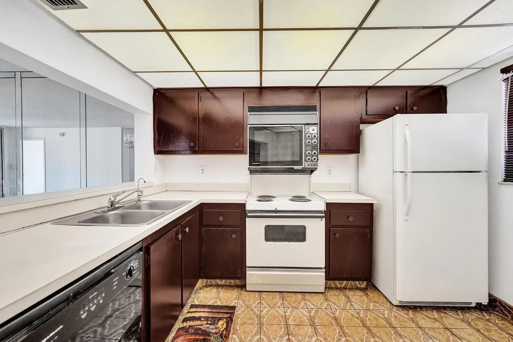 1811 Sabal Palm Drive Davie FL 33324