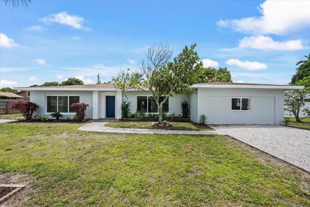 1612 Sherwood Avenue Mangonia Park FL 33407