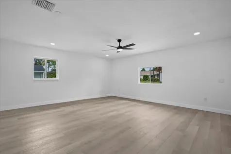 1612 Sherwood Avenue Mangonia Park FL 33407