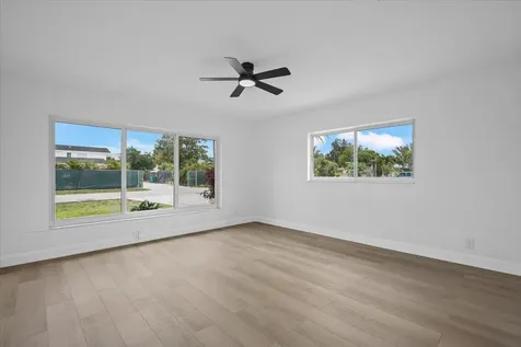 1612 Sherwood Avenue Mangonia Park FL 33407