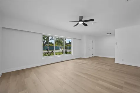 1612 Sherwood Avenue Mangonia Park FL 33407