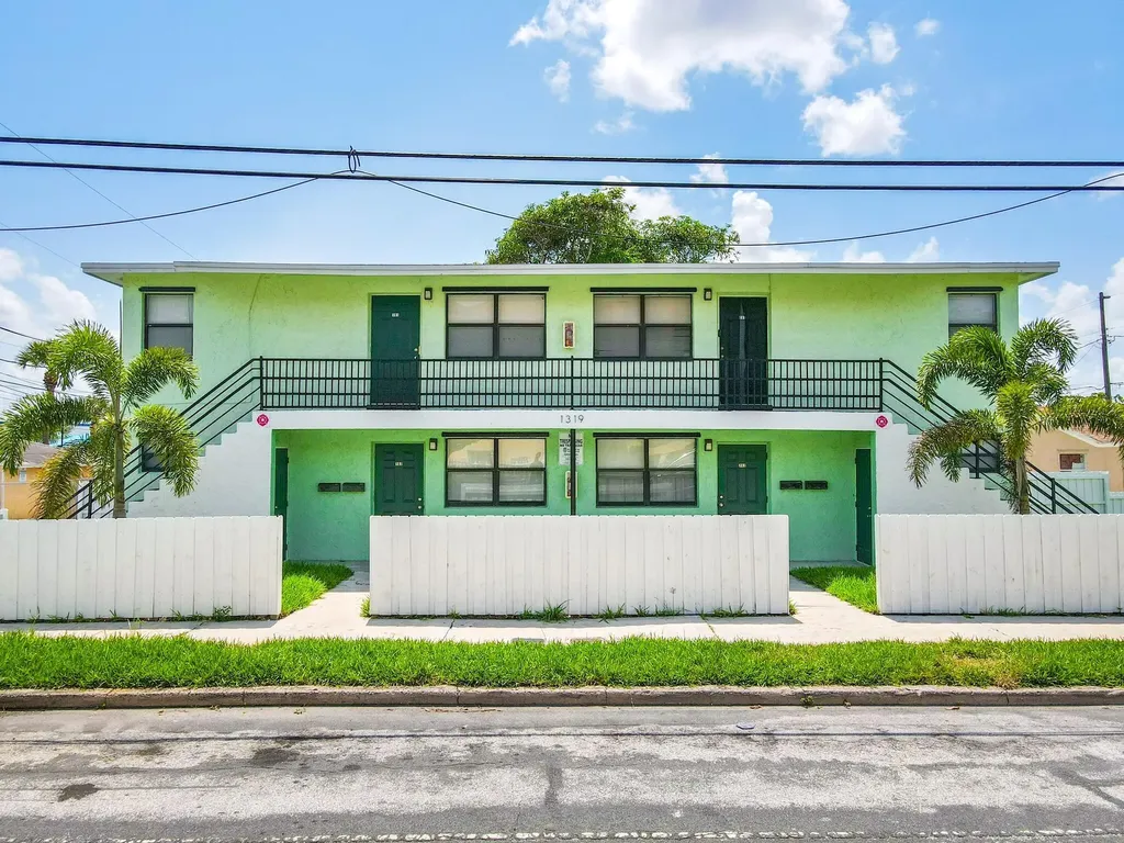 1319 Douglass Avenue West Palm Beach FL 33401
