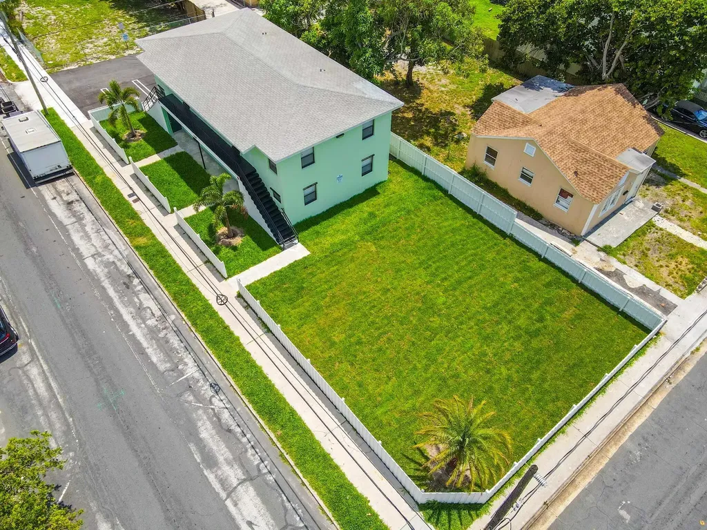1319 Douglass Avenue West Palm Beach FL 33401