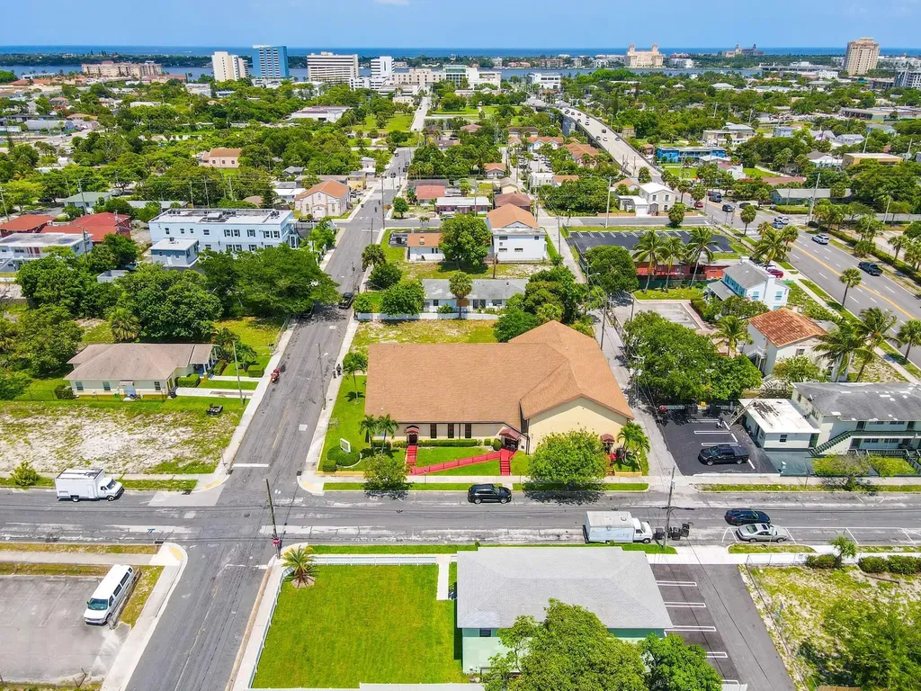 1319 Douglass Avenue West Palm Beach FL 33401