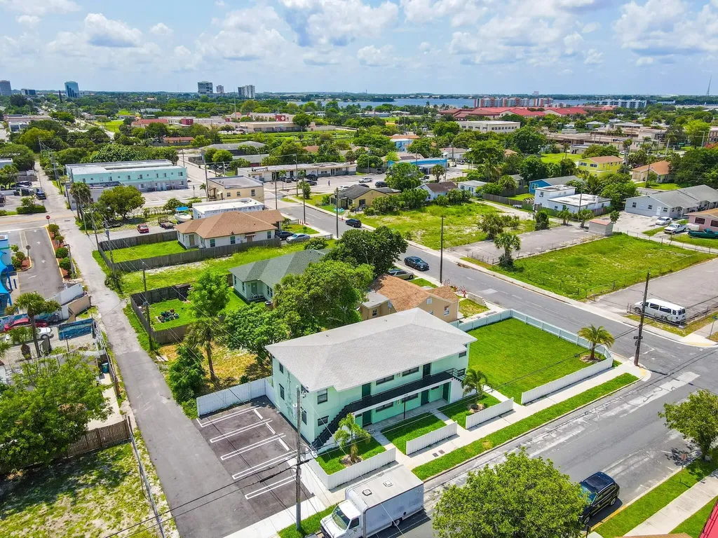 1319 Douglass Avenue West Palm Beach FL 33401