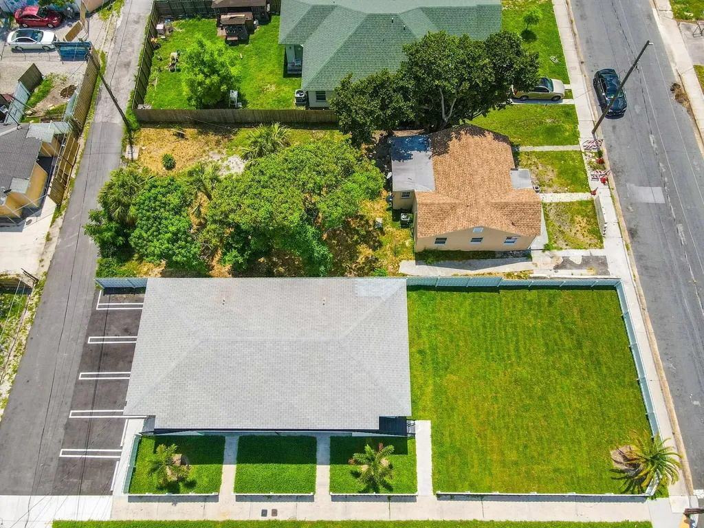 1319 Douglass Avenue West Palm Beach FL 33401