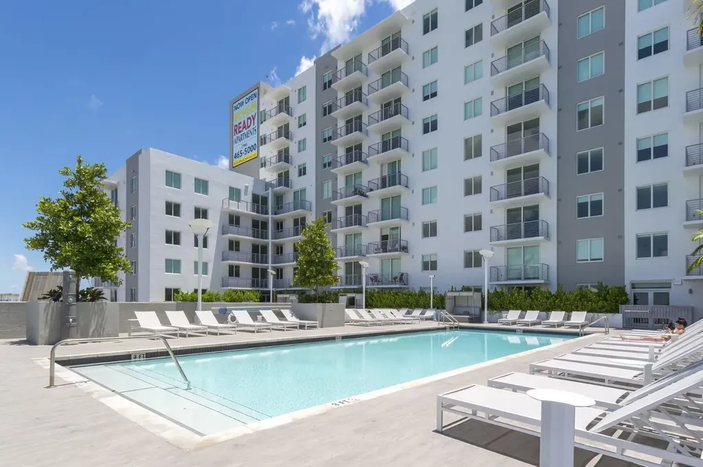 729 NW 2 Street Miami FL 33128