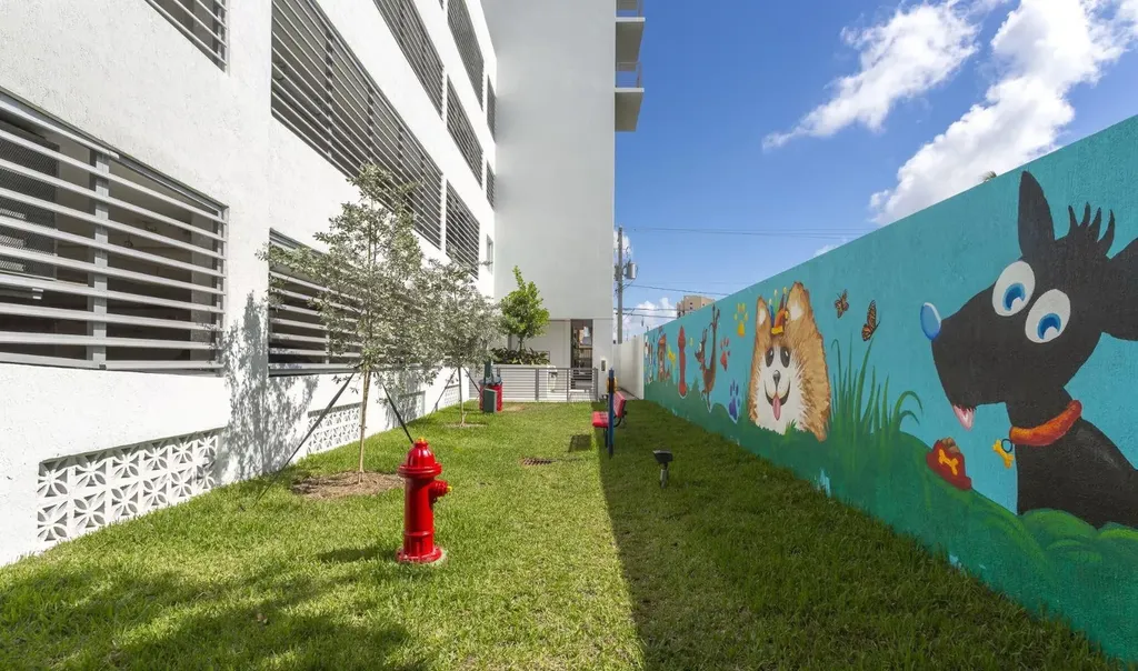 729 NW 2 Street Miami FL 33128