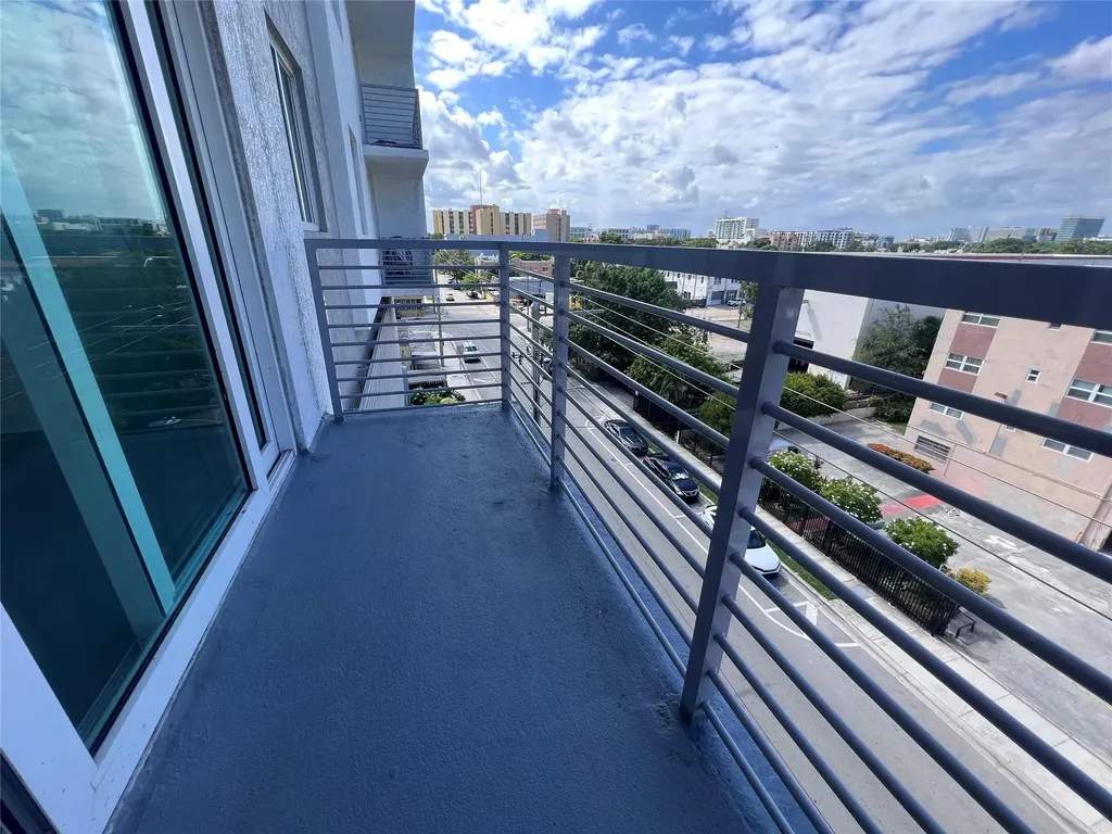 729 NW 2 Street Miami FL 33128