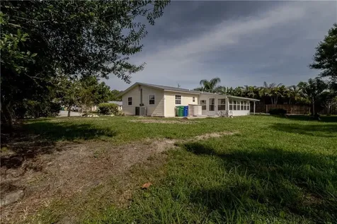 874 Blossom Sebastian FL 32958