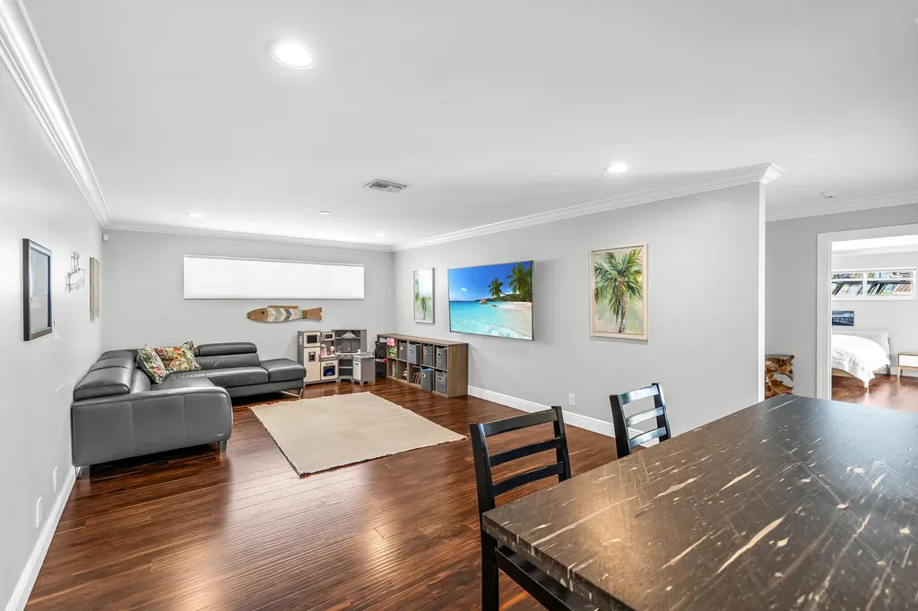2471 NE 46th Street Lighthouse Point FL 33064