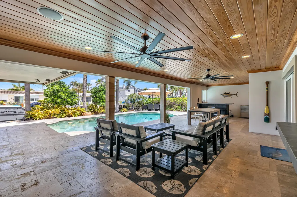 2471 NE 46th Street Lighthouse Point FL 33064