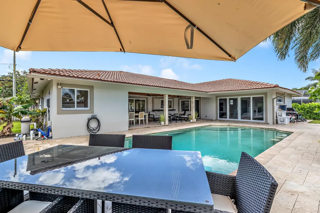 2471 NE 46th Street Lighthouse Point FL 33064