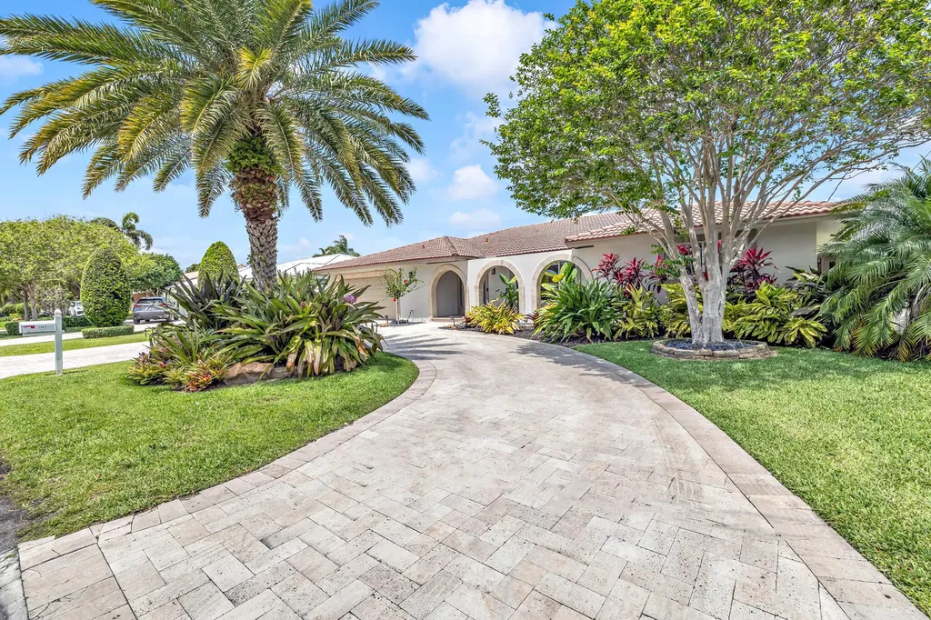 2471 NE 46th Street Lighthouse Point FL 33064