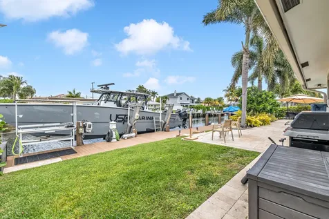 2471 NE 46th Street Lighthouse Point FL 33064