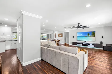 2471 NE 46th Street Lighthouse Point FL 33064