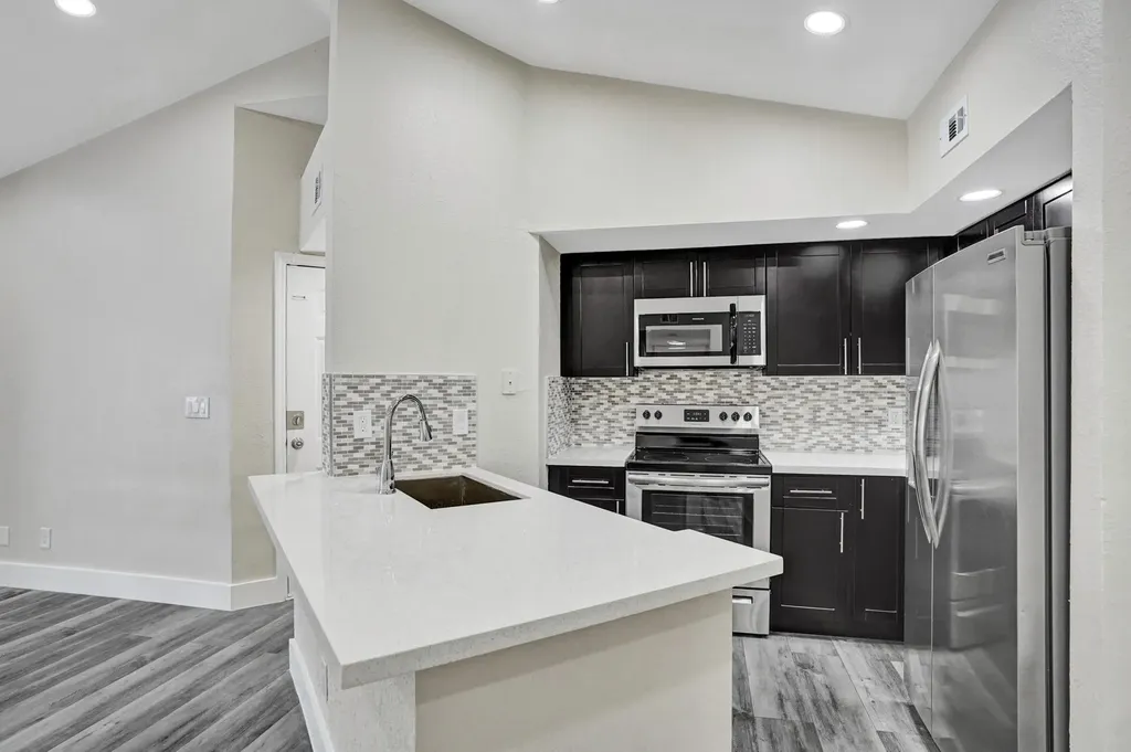 595 Vista Isle Drive Sunrise FL 33325