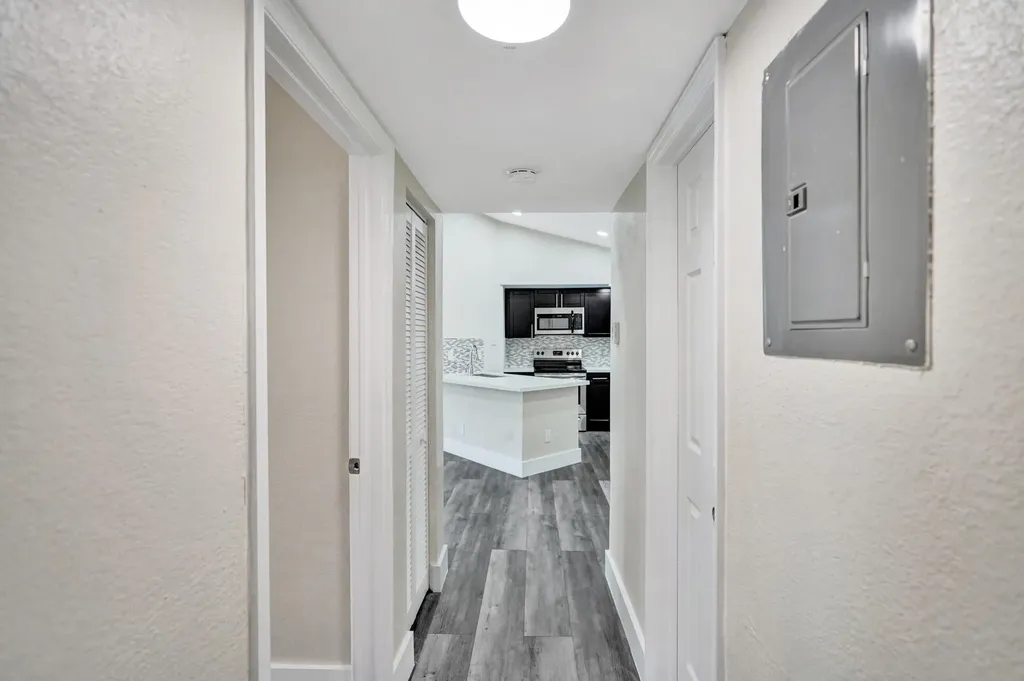 595 Vista Isle Drive Sunrise FL 33325