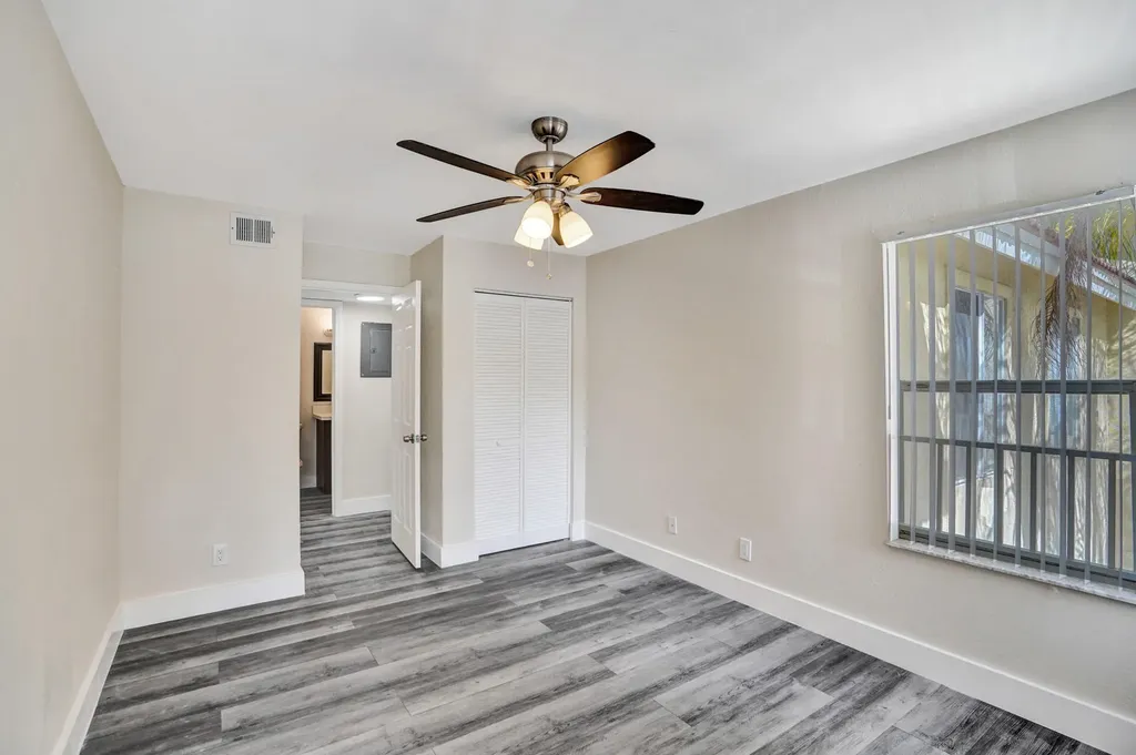 595 Vista Isle Drive Sunrise FL 33325