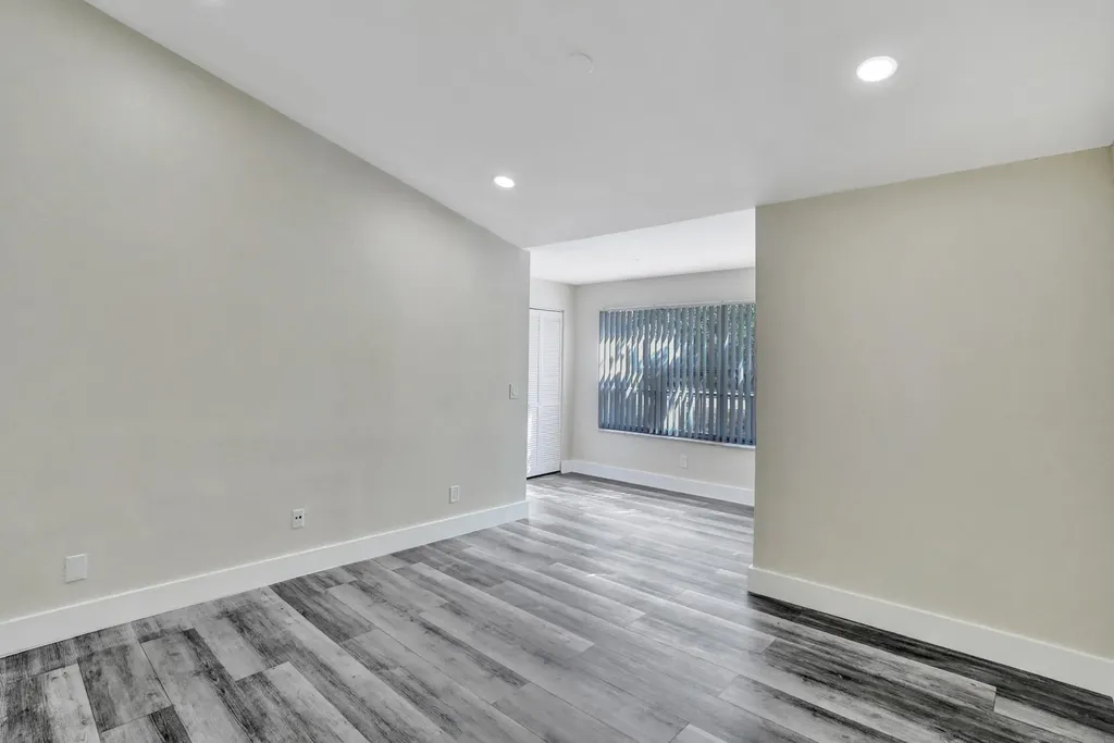 595 Vista Isle Drive Sunrise FL 33325
