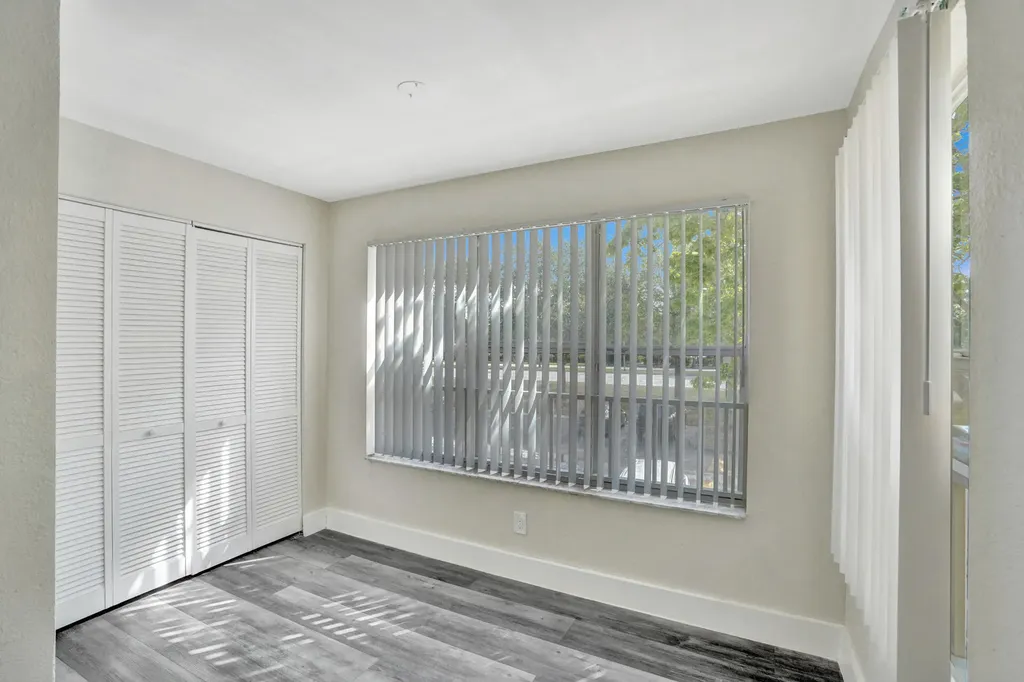 595 Vista Isle Drive Sunrise FL 33325
