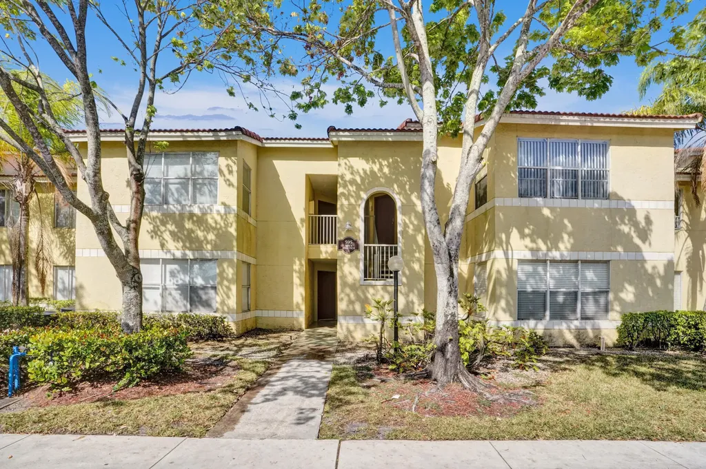 595 Vista Isle Drive Sunrise FL 33325
