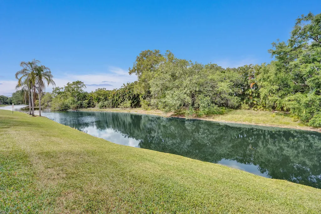 595 Vista Isle Drive Sunrise FL 33325