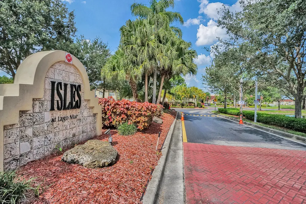 595 Vista Isle Drive Sunrise FL 33325