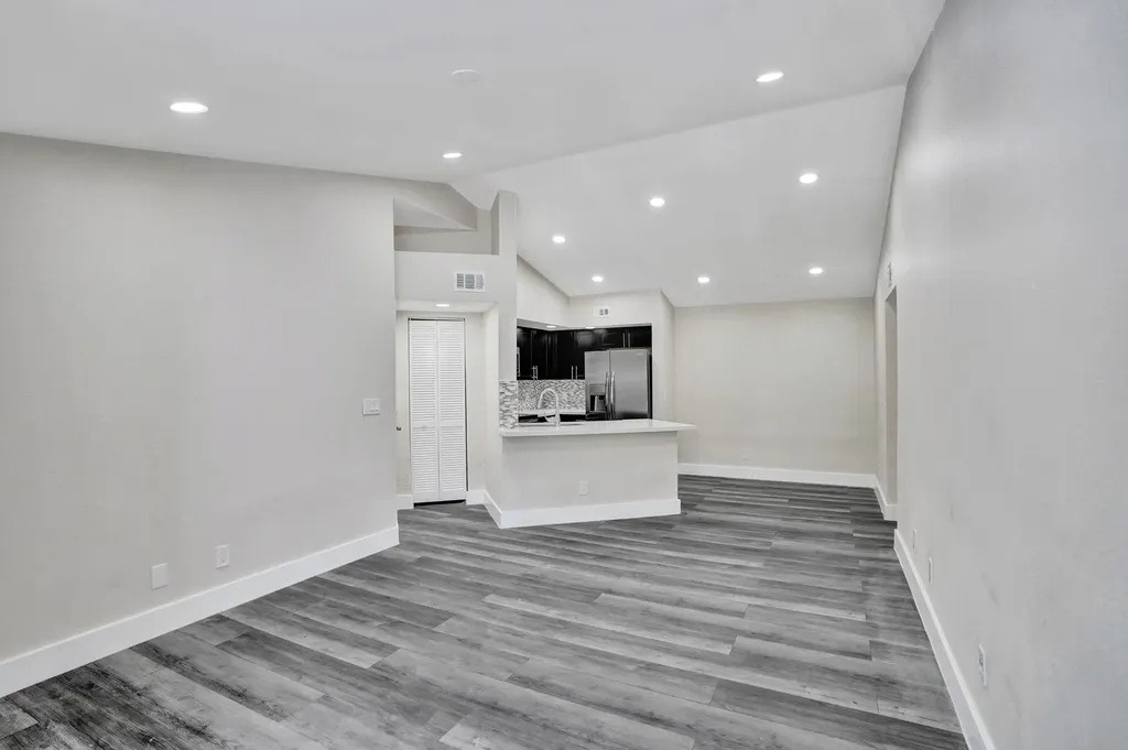 595 Vista Isle Drive Sunrise FL 33325