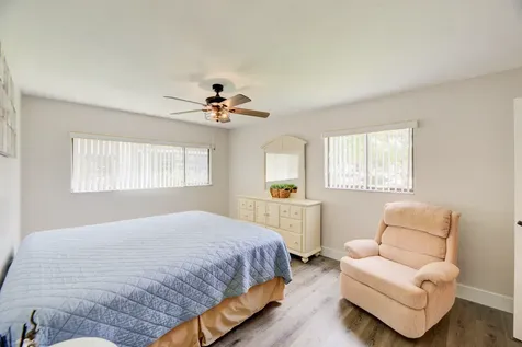 9344 S Belfort Circle Tamarac FL 33321