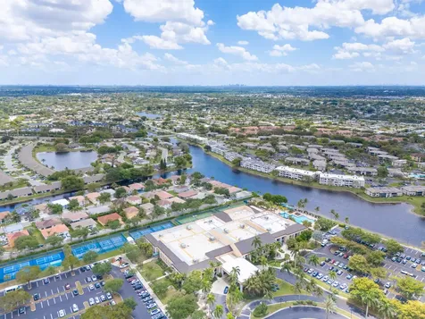 9344 S Belfort Circle Tamarac FL 33321