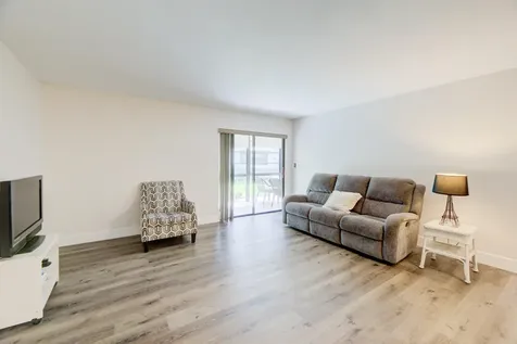 9344 S Belfort Circle Tamarac FL 33321