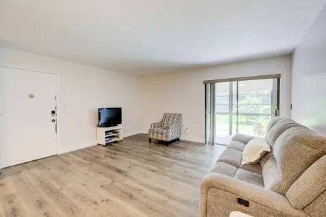 9344 S Belfort Circle Tamarac FL 33321