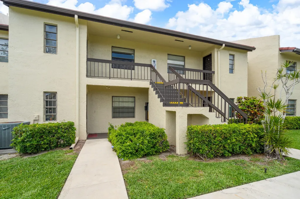 21218 Lago Circle Boca Raton FL 33433