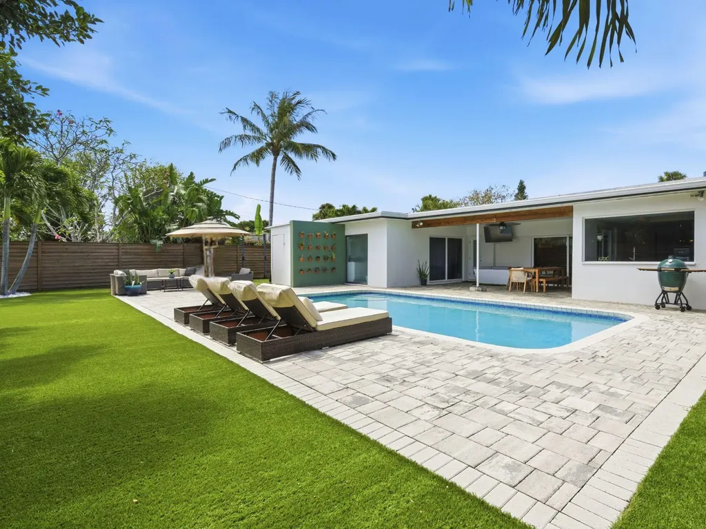 9744 Dahlia Avenue Palm Beach Gardens FL 33410