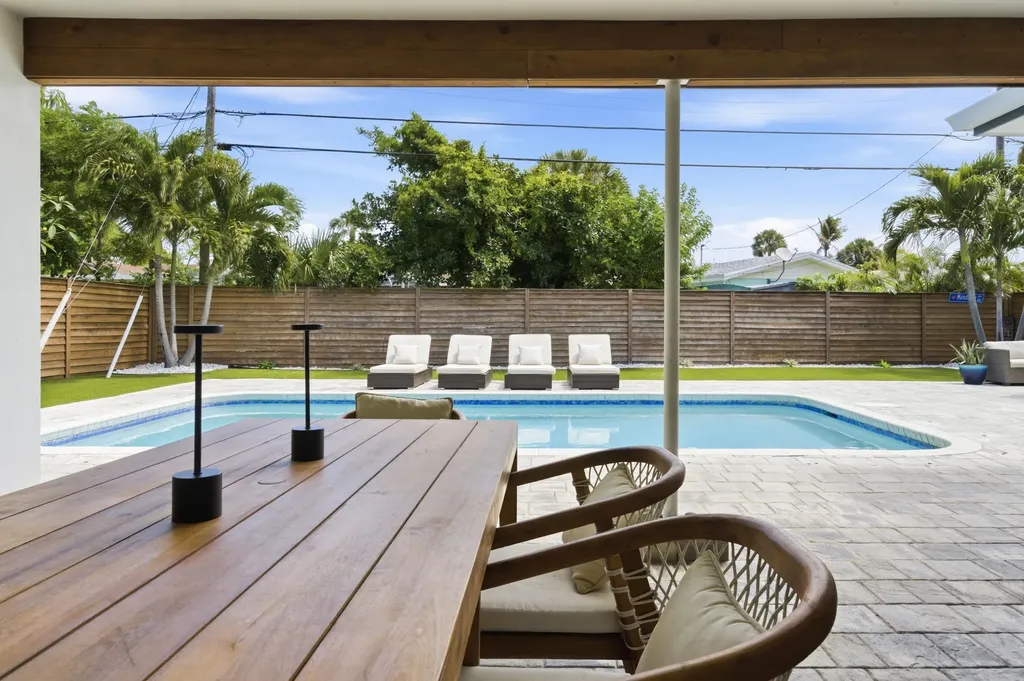 9744 Dahlia Avenue Palm Beach Gardens FL 33410
