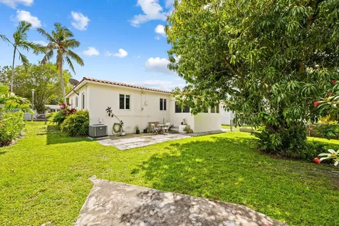 2135 SW 26th Street Miami FL 33133