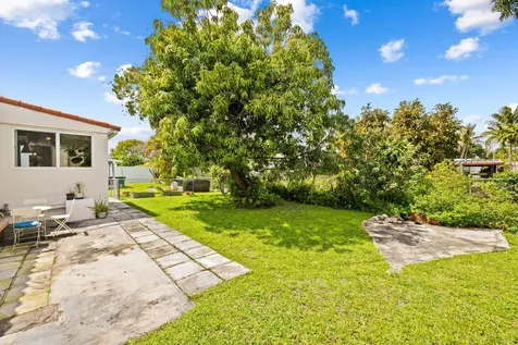 2135 SW 26th Street Miami FL 33133