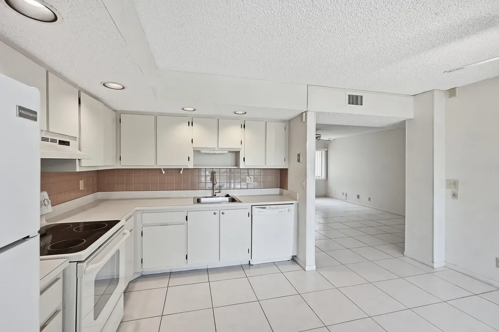 5370 Las Verdes Circle Delray Beach FL 33484