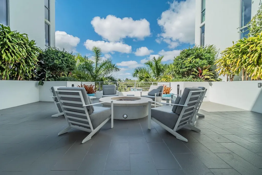 111 SE 1st Avenue Delray Beach FL 33444