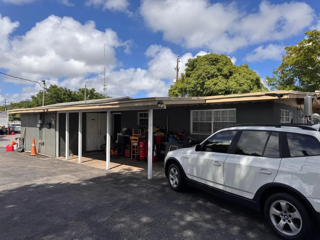 2165 NW 19th Street Fort Lauderdale FL 33311